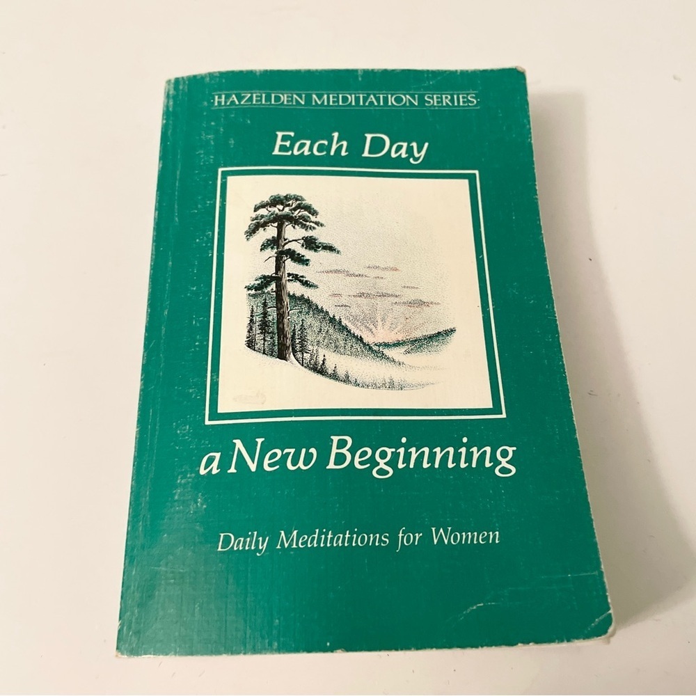 Vintage Each Day a New Beginning Hazelden Daily Meditations for Women 1982